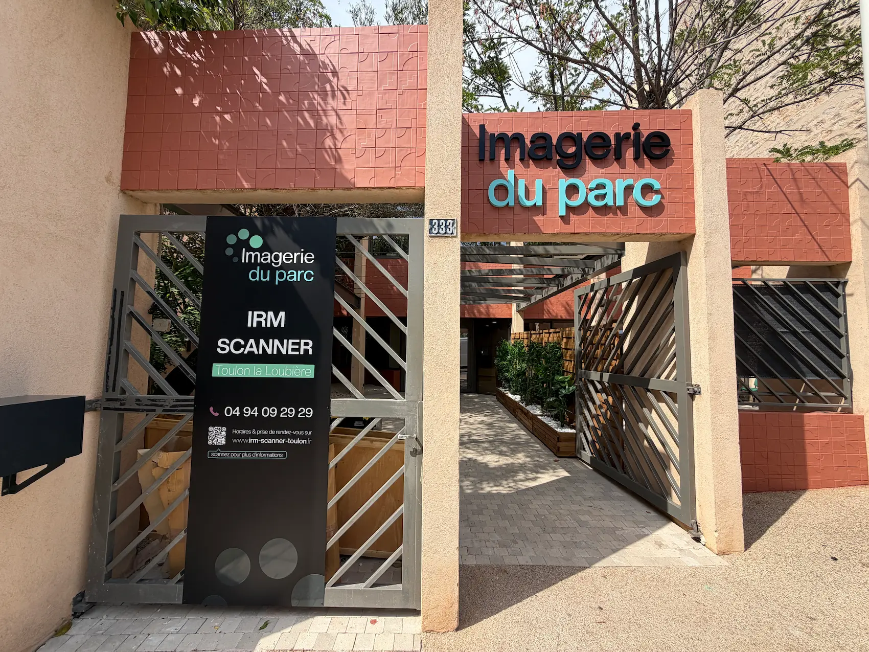 Entrée du centre d’imagerie médicale Imagerie du Parc à Toulon
